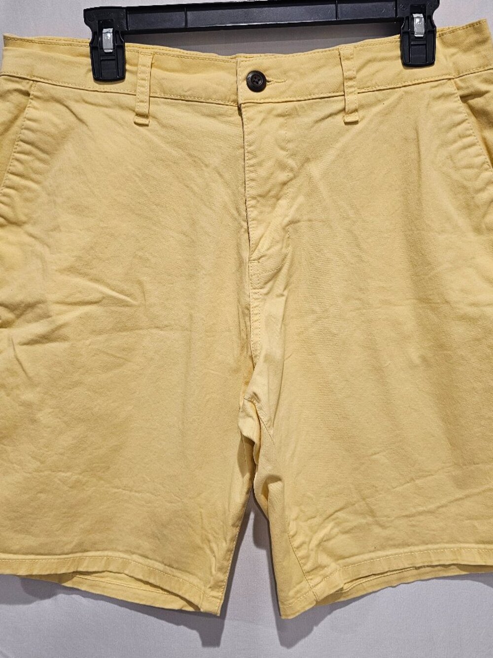 RSQ Men's Yellow Chino Shorts Classic Fit 9" Preppy Size 32 Cotton